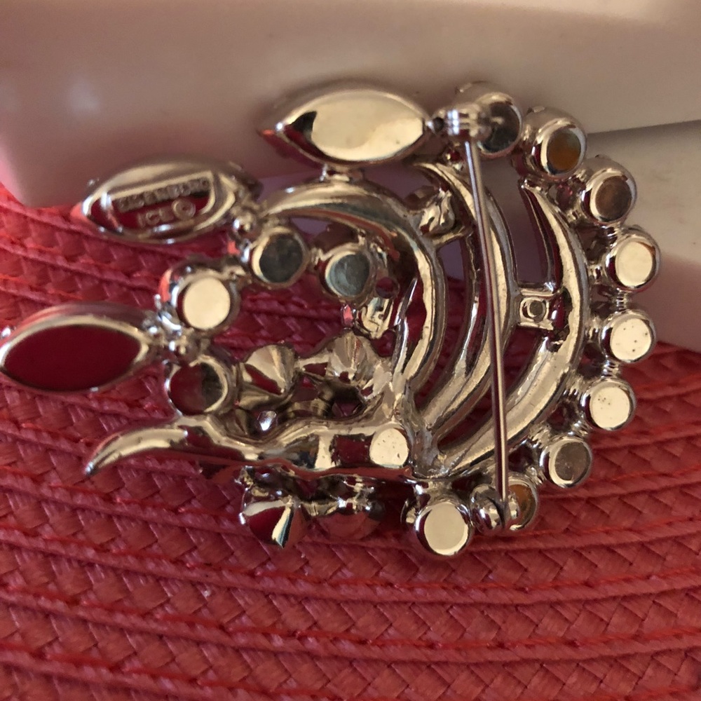 Pendent - Picture 2 of 5